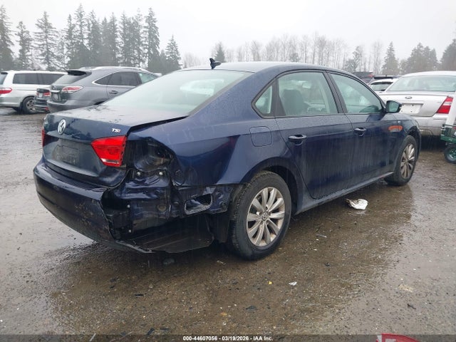 1VWAT7A37FC049617 Volkswagen Passat 1.8t Wolfsburg Edition