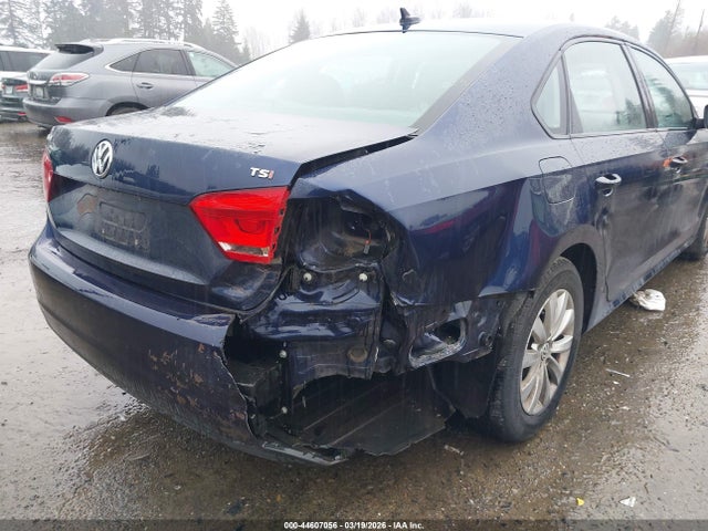 1VWAT7A37FC049617 Volkswagen Passat 1.8t Wolfsburg Edition