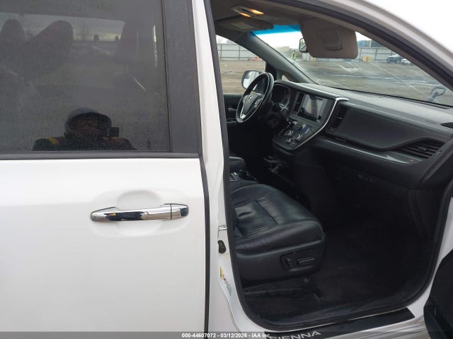 5TDXK3DC9FS557980 Toyota Sienna Se 8 Passenger