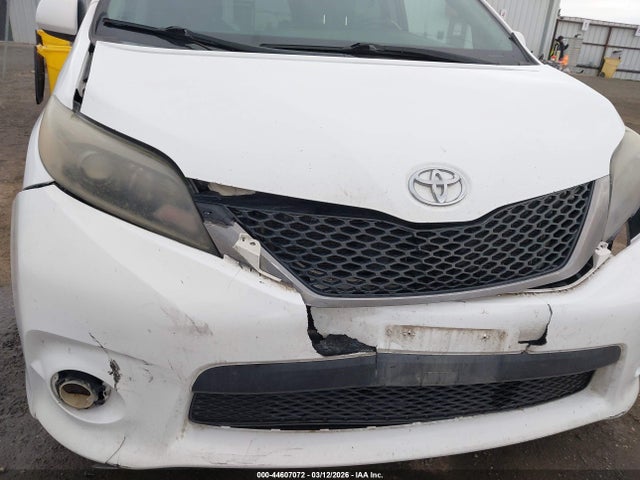 5TDXK3DC9FS557980 Toyota Sienna Se 8 Passenger