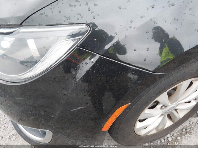 44607087 :رقم المزاد ، 2C4RC1BG5HR691915 vin ، 2017 Chrysler Pacifica Touring-l مزاد بيع
