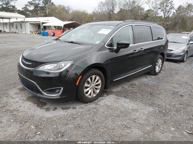44607087 :رقم المزاد ، 2C4RC1BG5HR691915 vin ، 2017 Chrysler Pacifica Touring-l مزاد بيع