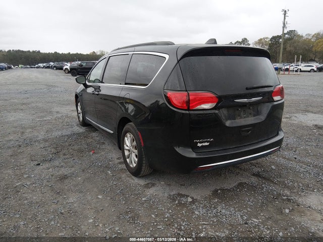 44607087 :رقم المزاد ، 2C4RC1BG5HR691915 vin ، 2017 Chrysler Pacifica Touring-l مزاد بيع