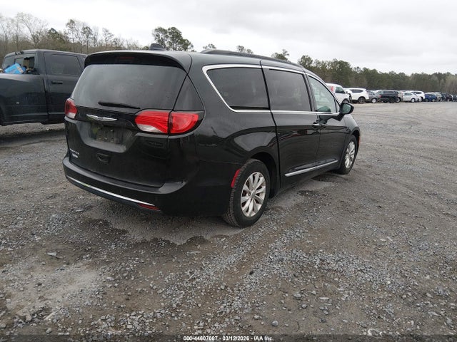44607087 :رقم المزاد ، 2C4RC1BG5HR691915 vin ، 2017 Chrysler Pacifica Touring-l مزاد بيع