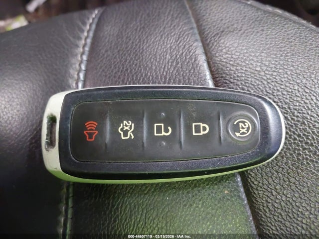 44607119 :رقم المزاد ، 1FMCU0J98DUB15406 vin ، 2013 Ford Escape Titanium مزاد بيع