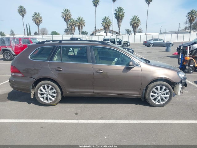 3VWPP7AJXEM627817 Volkswagen Jetta Sportwagen 2.5l Se