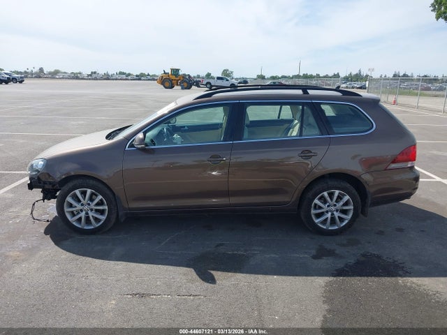 3VWPP7AJXEM627817 Volkswagen Jetta Sportwagen 2.5l Se