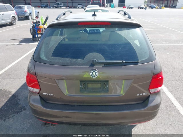 3VWPP7AJXEM627817 Volkswagen Jetta Sportwagen 2.5l Se
