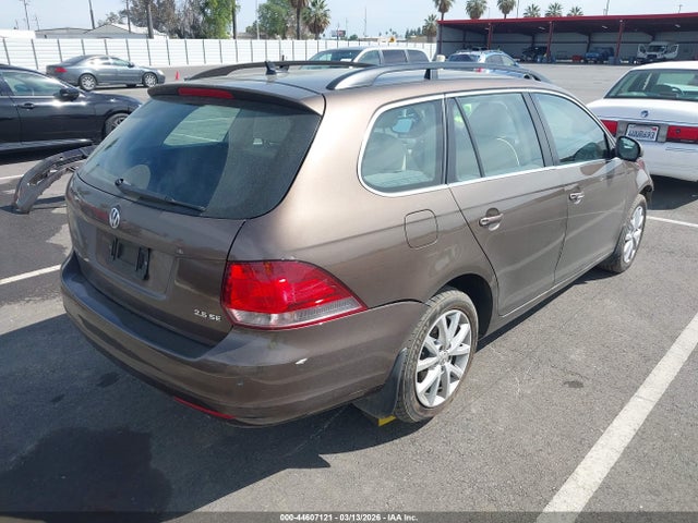 3VWPP7AJXEM627817 Volkswagen Jetta Sportwagen 2.5l Se