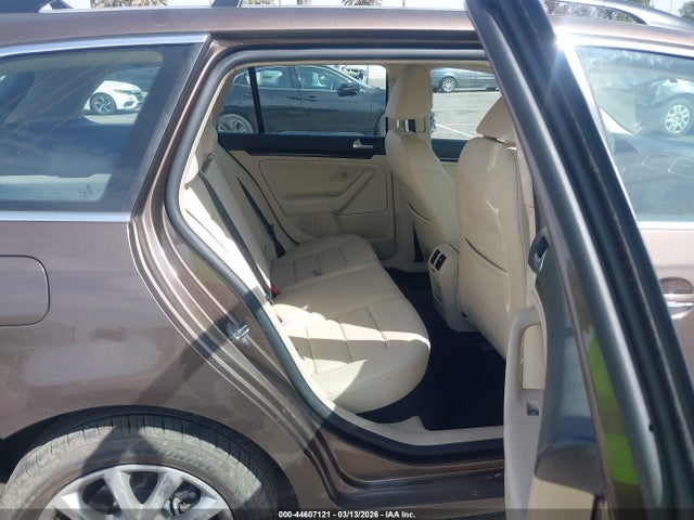 3VWPP7AJXEM627817 Volkswagen Jetta Sportwagen 2.5l Se