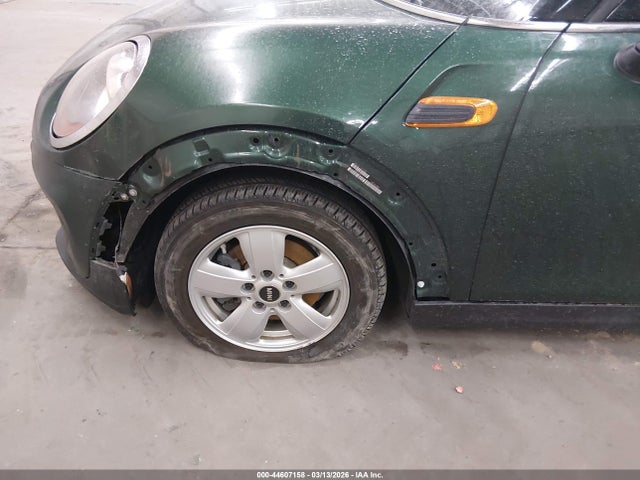 44607158 :رقم المزاد ، WMWXU1C53H2E17564 vin ، 2017 Mini Hardtop Cooper مزاد بيع