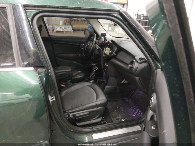 44607158 :رقم المزاد ، WMWXU1C53H2E17564 vin ، 2017 Mini Hardtop Cooper مزاد بيع