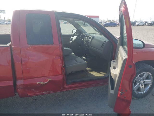 44607229 :رقم المزاد ، 1D7HE42K27S137116 vin ، 2007 Dodge Dakota Slt مزاد بيع