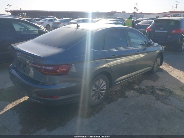 3VWN57BU2KM046569 Volkswagen Jetta 1.4t S