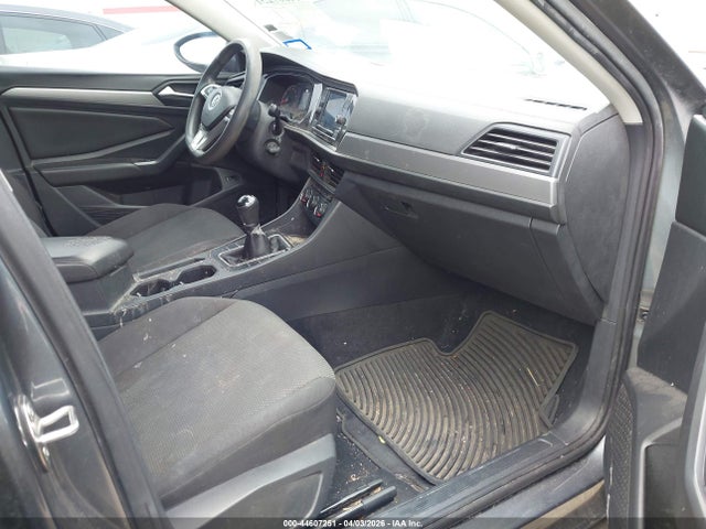 3VWN57BU2KM046569 Volkswagen Jetta 1.4t S