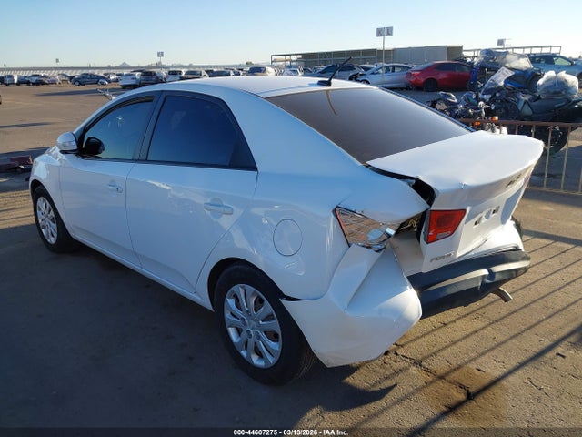 2010 KIA FORTE KNAFU4A25A5243455 Photo 2