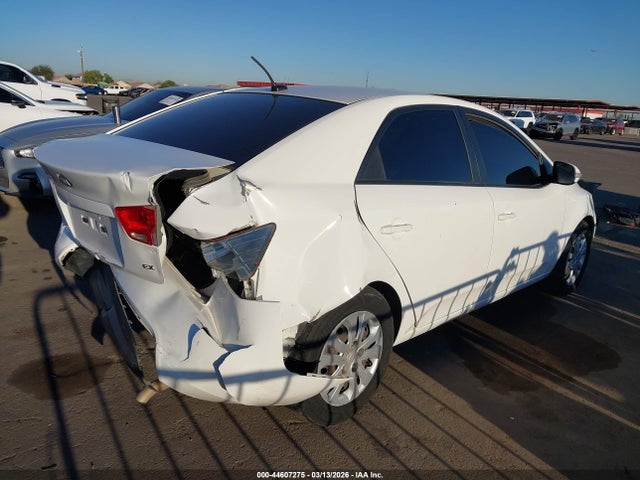 2010 KIA FORTE KNAFU4A25A5243455 Photo 3