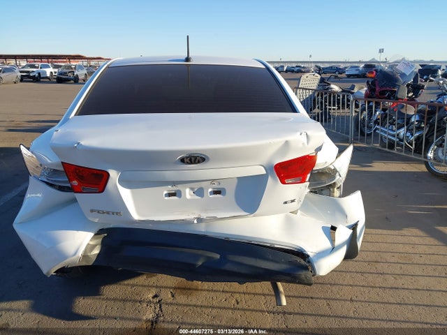 2010 KIA FORTE KNAFU4A25A5243455 Photo 5