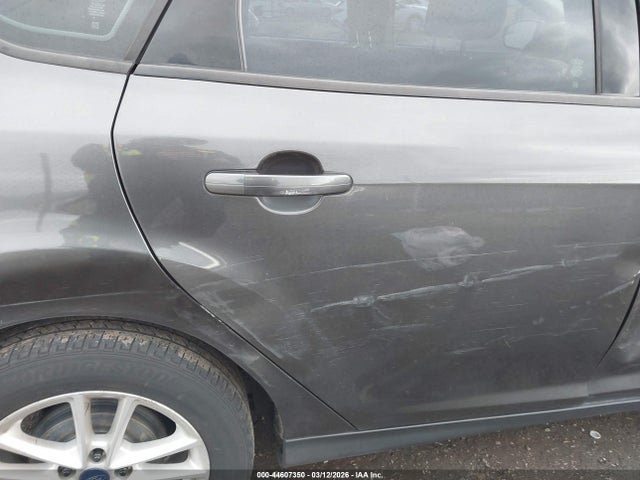 Ford FOCUS SE 2015 1FADP3K21FL342129 Image 17