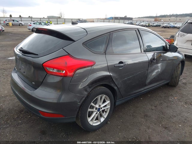 Ford FOCUS SE 2015 1FADP3K21FL342129 Image 4