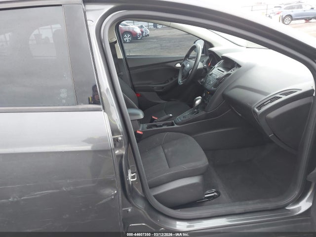 Ford FOCUS SE 2015 1FADP3K21FL342129 Image 5