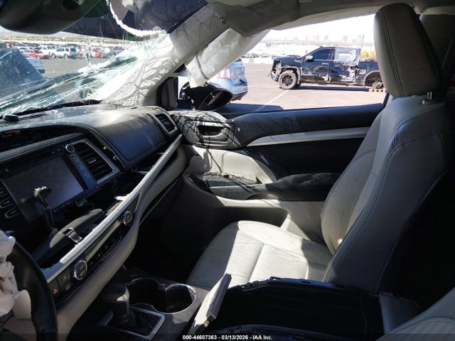 5TDBZRFH9JS808667 Toyota Highlander Le Plus