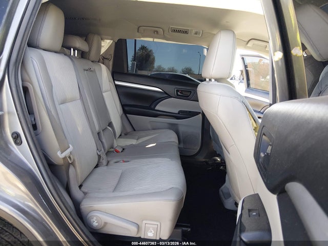 5TDBZRFH9JS808667 Toyota Highlander Le Plus