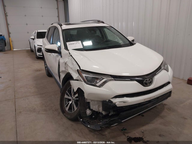 Продаж на аукціоні авто 2017 Toyota Rav4 Xle, vin: JTMRFREV5HJ118677, номер лоту: 44607371