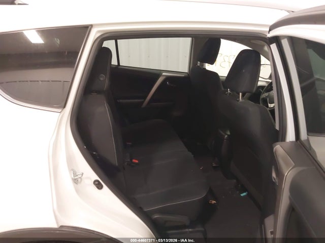 Продаж на аукціоні авто 2017 Toyota Rav4 Xle, vin: JTMRFREV5HJ118677, номер лоту: 44607371