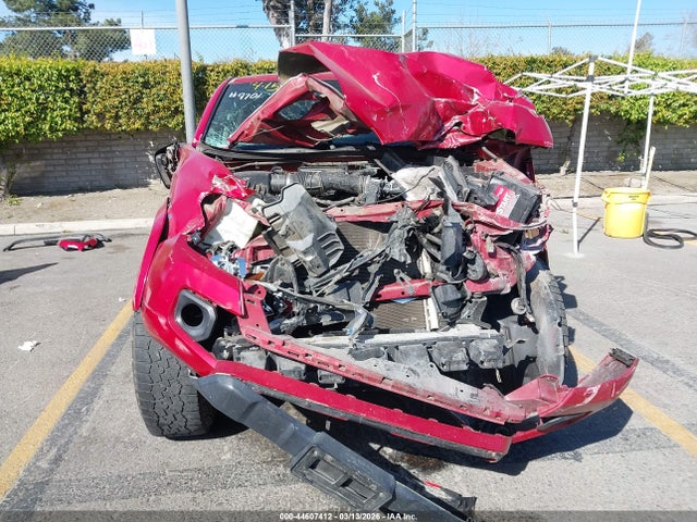 44607412 :رقم المزاد ، 3TMAZ5CN4JM076057 vin ، 2018 Toyota Tacoma Sr5 V6 مزاد بيع