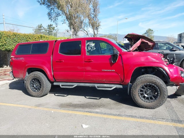44607412 :رقم المزاد ، 3TMAZ5CN4JM076057 vin ، 2018 Toyota Tacoma Sr5 V6 مزاد بيع