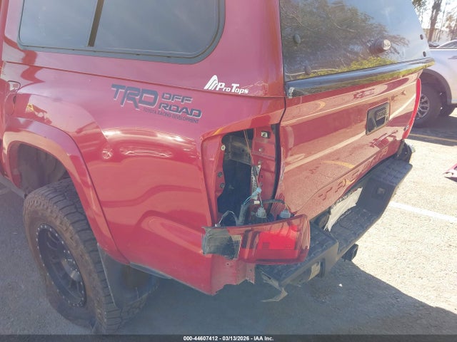44607412 :رقم المزاد ، 3TMAZ5CN4JM076057 vin ، 2018 Toyota Tacoma Sr5 V6 مزاد بيع