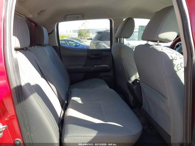 44607412 :رقم المزاد ، 3TMAZ5CN4JM076057 vin ، 2018 Toyota Tacoma Sr5 V6 مزاد بيع