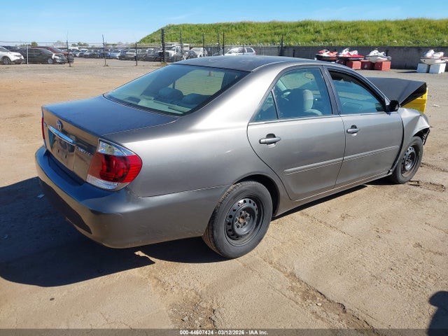 2005 TOYOTA CAMRY 4T1BE30K35U971776 Photo 3
