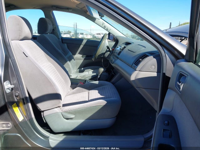 2005 TOYOTA CAMRY 4T1BE30K35U971776 Photo 4