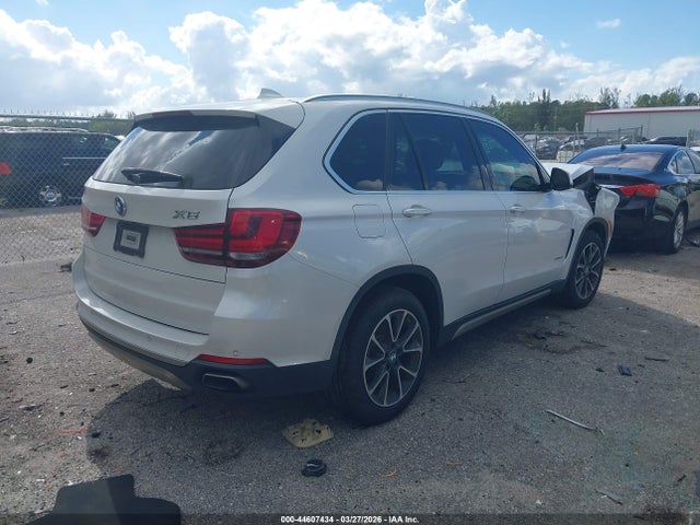 2018 BMW X5 5UXKR2C57J0Z17597 Photo 3