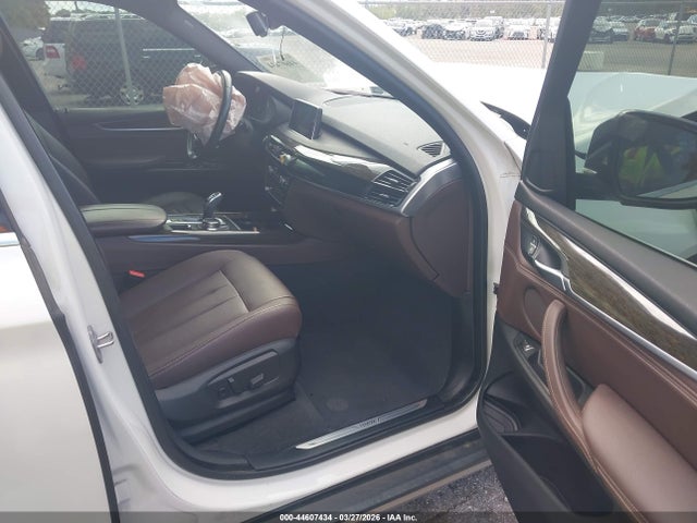2018 BMW X5 5UXKR2C57J0Z17597 Photo 4