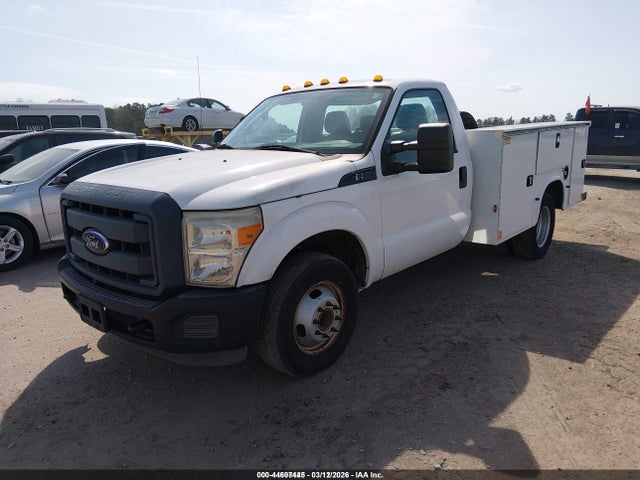 Ford F-350 Chassis Xl 2015 1FDRF3G60FED30813 Image 2