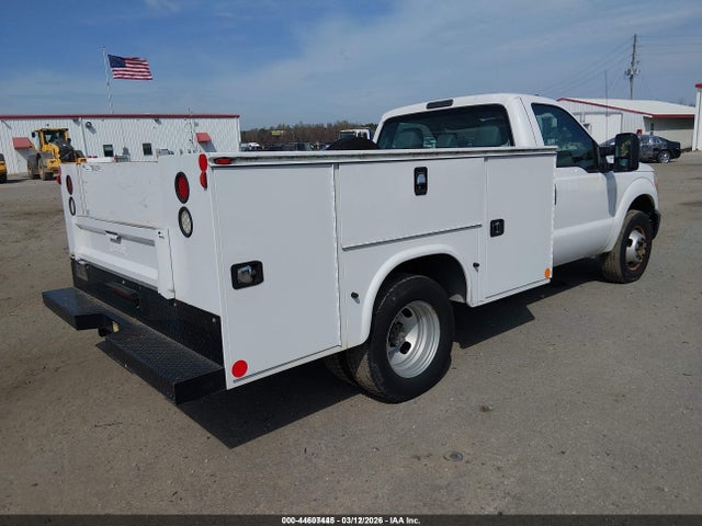 Ford F-350 Chassis Xl 2015 1FDRF3G60FED30813 Image 4