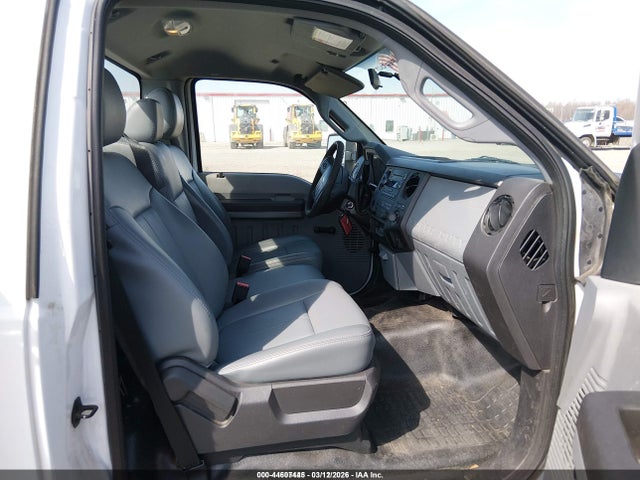 Ford F-350 Chassis Xl 2015 1FDRF3G60FED30813 Image 5
