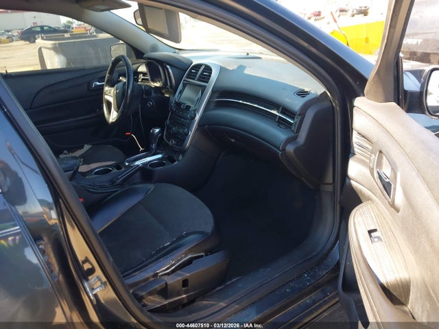 1G11D5SL9FF228929 Chevrolet MALIBU 2LT