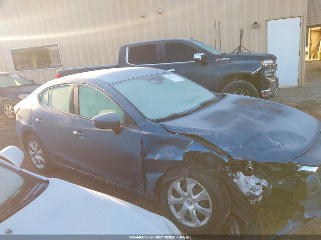 44607509 :رقم المزاد ، 3MZBN1U72JM180777 vin ، 2018 Mazda Mazda3 Sport مزاد بيع