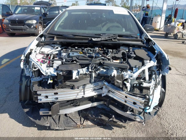 JTDACAAU6T3066624 Toyota Prius Le