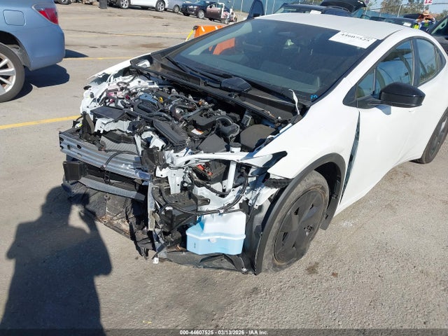 JTDACAAU6T3066624 Toyota Prius Le