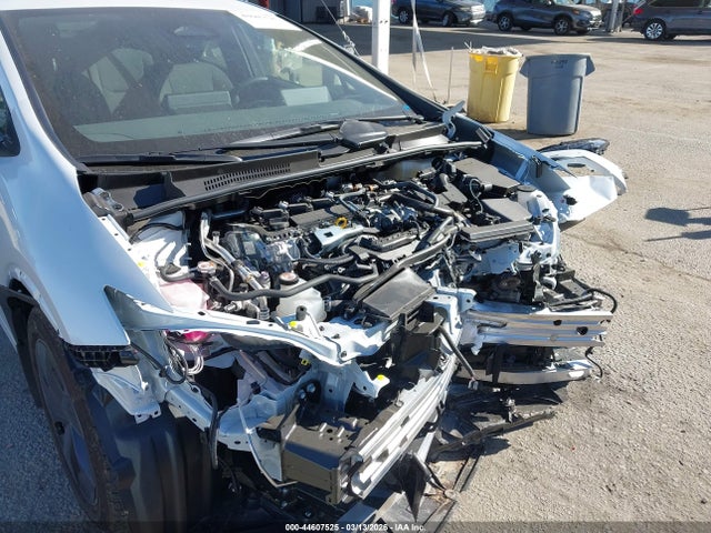 JTDACAAU6T3066624 Toyota Prius Le