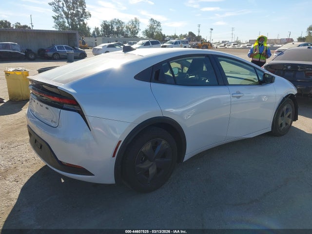 JTDACAAU6T3066624 Toyota Prius Le