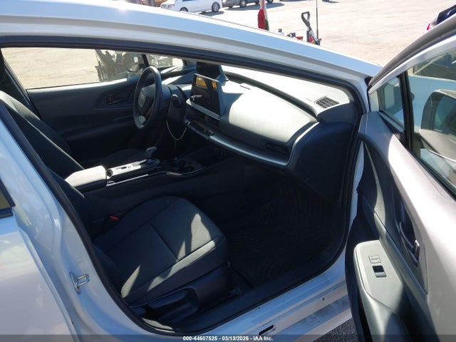 JTDACAAU6T3066624 Toyota Prius Le