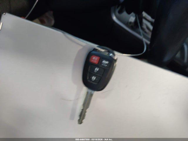 4T1BF1FK0FU975343 Toyota CAMRY SE