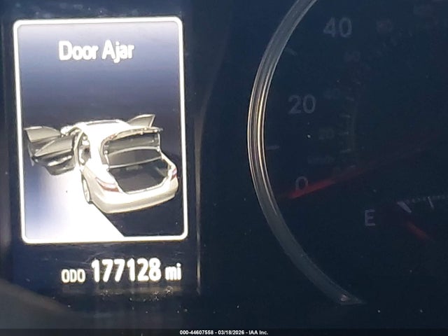4T1BF1FK0FU975343 Toyota CAMRY SE