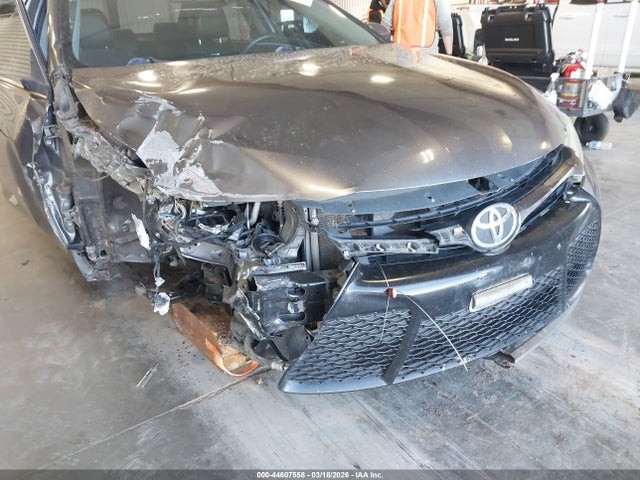 4T1BF1FK0FU975343 Toyota CAMRY SE
